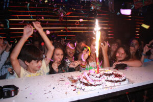 טיפים לעיצוב הזמנות למסיבת בת מצווה