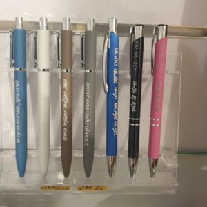 חריטה על עטים