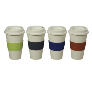 כוס פלסטיק עם מכסה וחבק סיליקון תכולה 0.5 ליטר